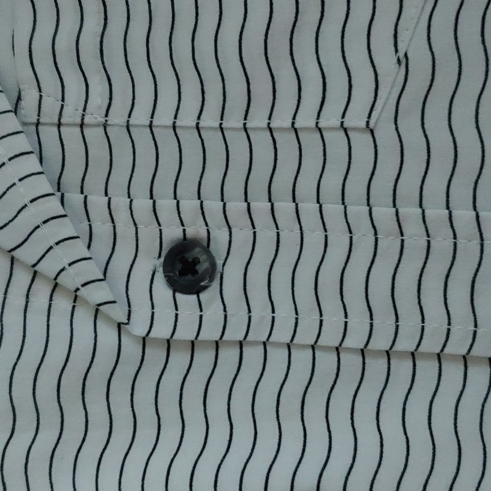 Button down - Picture 3 of 5